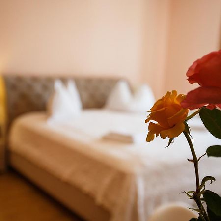 Charming Villa In A Private Mountain Resort Брашов Екстер'єр фото