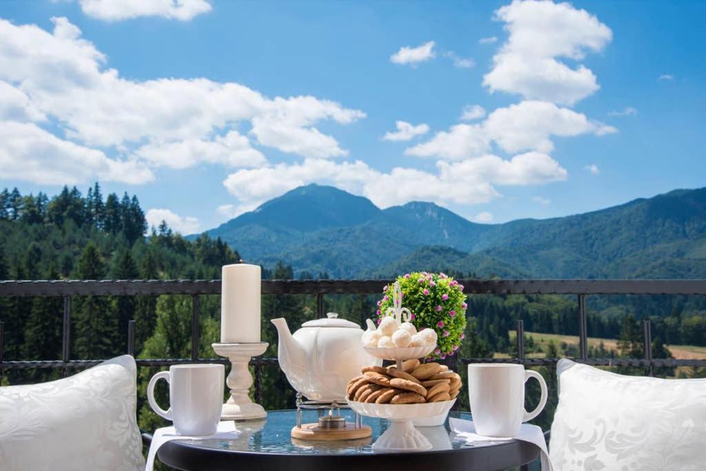 Charming Villa In A Private Mountain Resort Брашов Екстер'єр фото