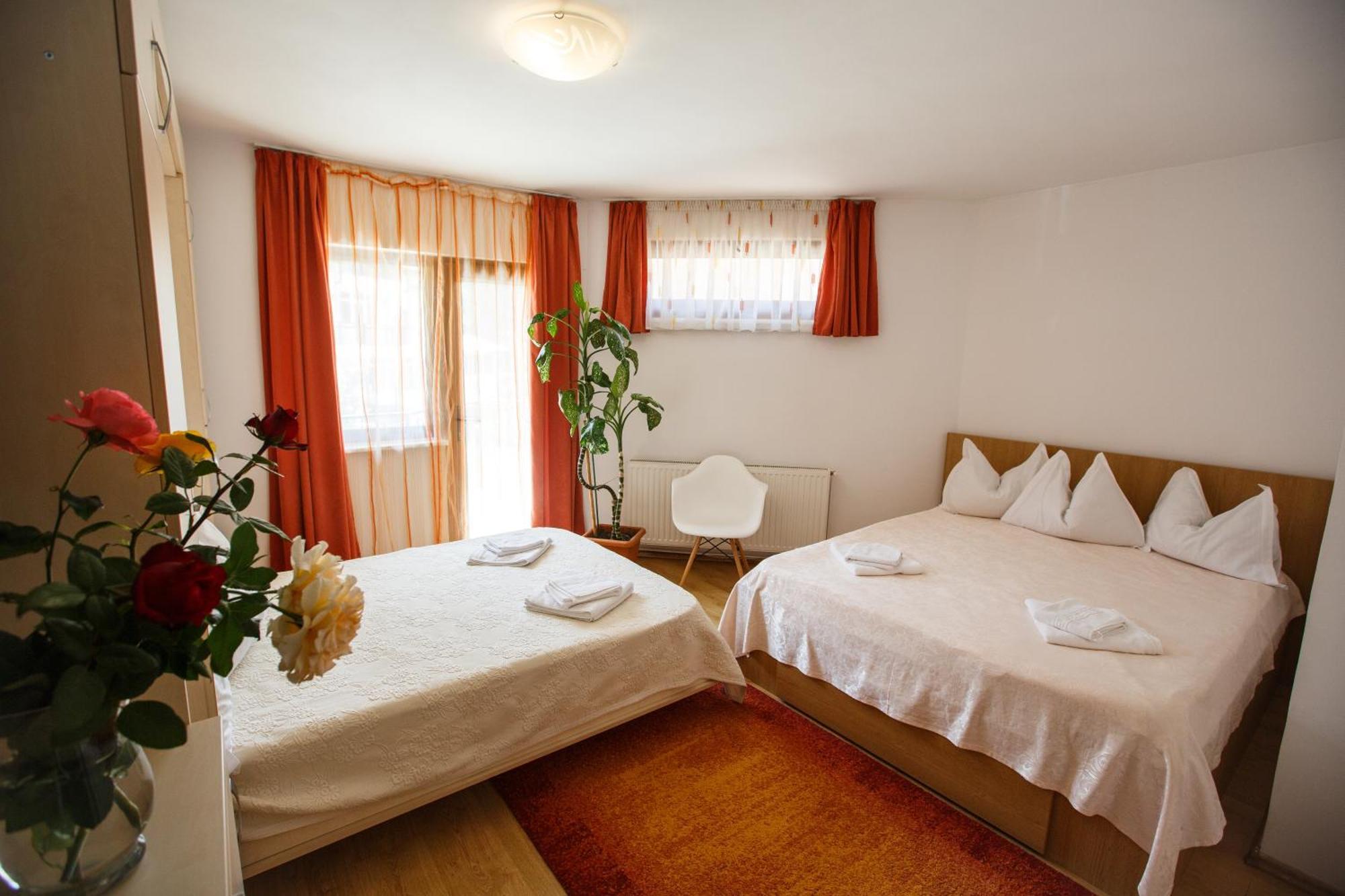 Charming Villa In A Private Mountain Resort Брашов Екстер'єр фото
