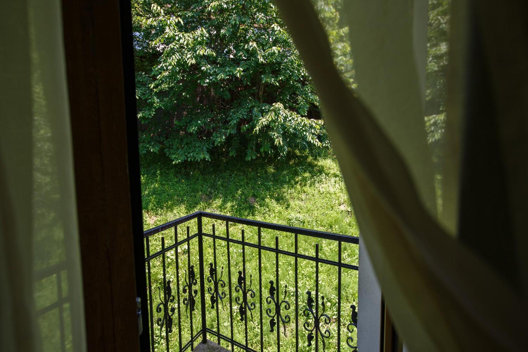Charming Villa In A Private Mountain Resort Брашов Екстер'єр фото